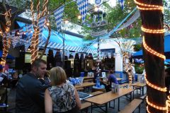 Biergarten in San Antonie am River Walk;