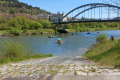 Schwimmautos auf dem Main-Donau-Kanal