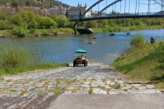 Schwimmautos auf dem Main-Donau-Kanal